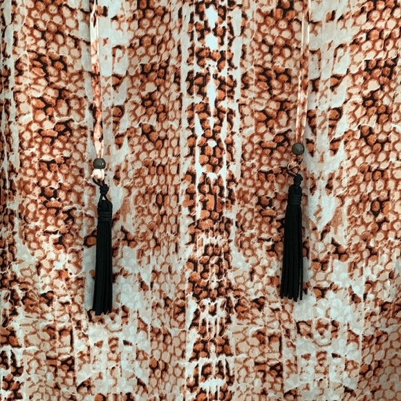 Dana Buchanan Orange/Cream Animal Print Flouncy Blouse. Size Medium. - Picture 3 of 13